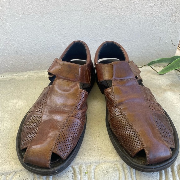 🎣TOMMY BAHAMA Italian Leather Closed Toe Fisherman Sandal 11 - Picture 4 of 9